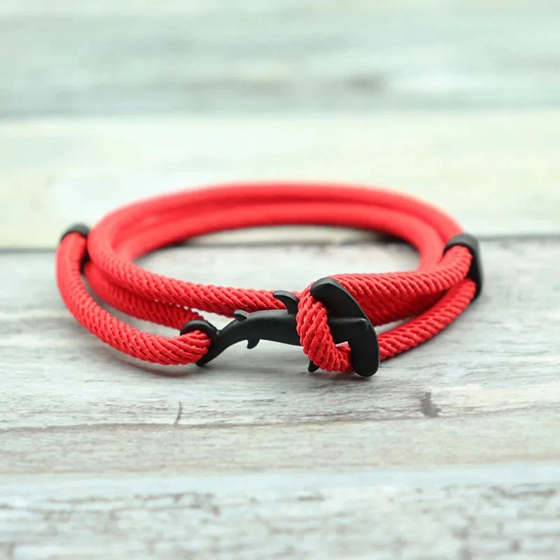 Shark Tide Bracelet The strength and movement of the waves, symbolizing the power of the shark. deideas