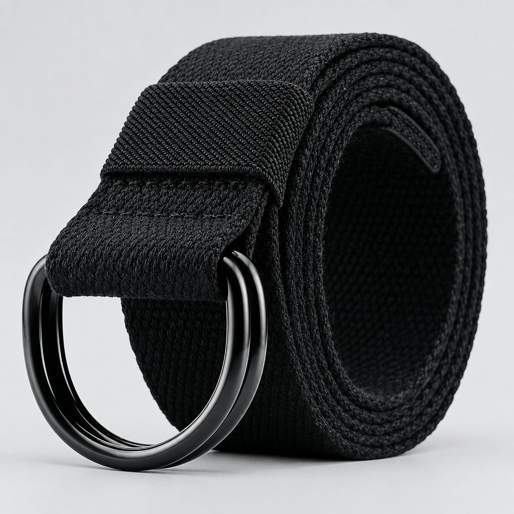 Black belt with a large ring buckle on a white background, branded 'MaiKun'.