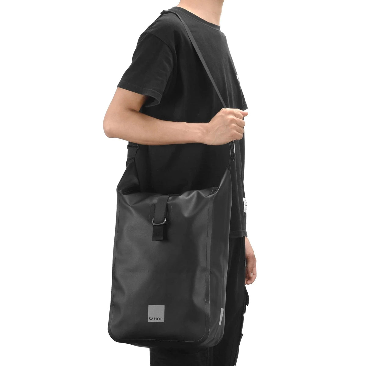 Waterproof Bike Rear Pannier Bag  10L Large Capacity with Reflective Strips deideas