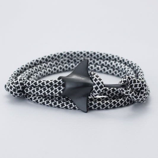 Saltwater Loop A bow that captures the essence of the sea and the free spirit of surfing deideas